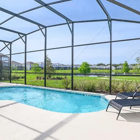 8Br Family Home With Private Pool & Theatre Room
